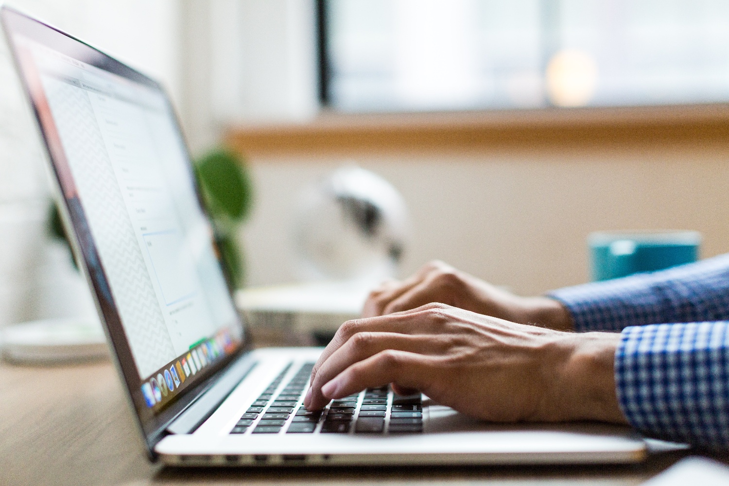 computer - person-using-macbook