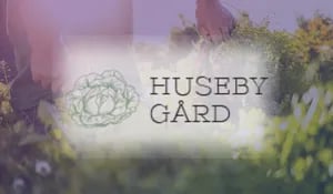 Huseby Gård med gradient (300 × 175 px)