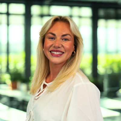 Julie jobber i Exsitec og har en Master i Information system & Digital business systems