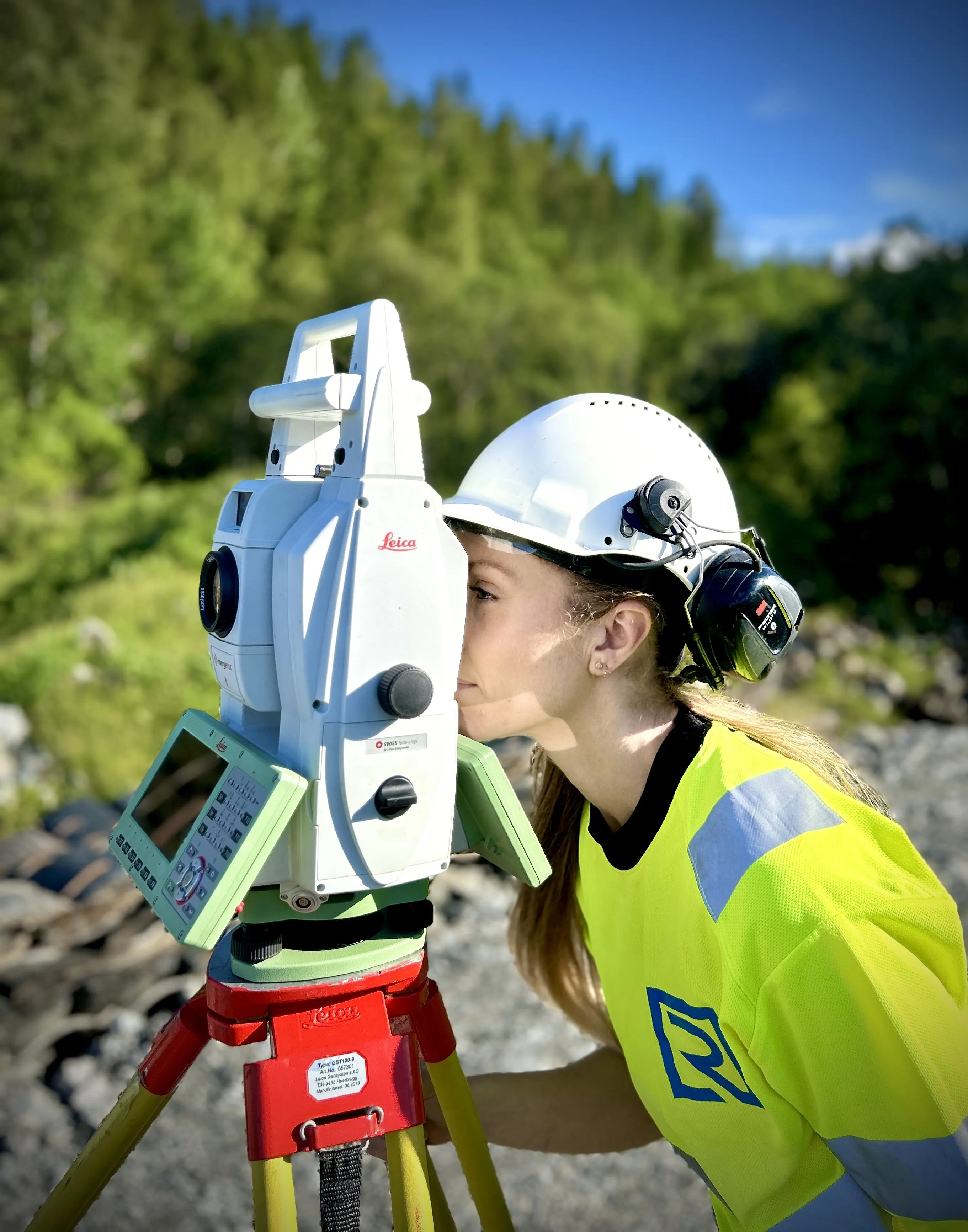 Mari-Dyrøy-Træen-landmåler-1-kopi