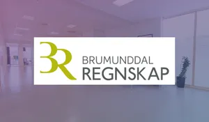 Referansecase bilde med logo og gradient Brumunddal regnskap (300 × 175 px)